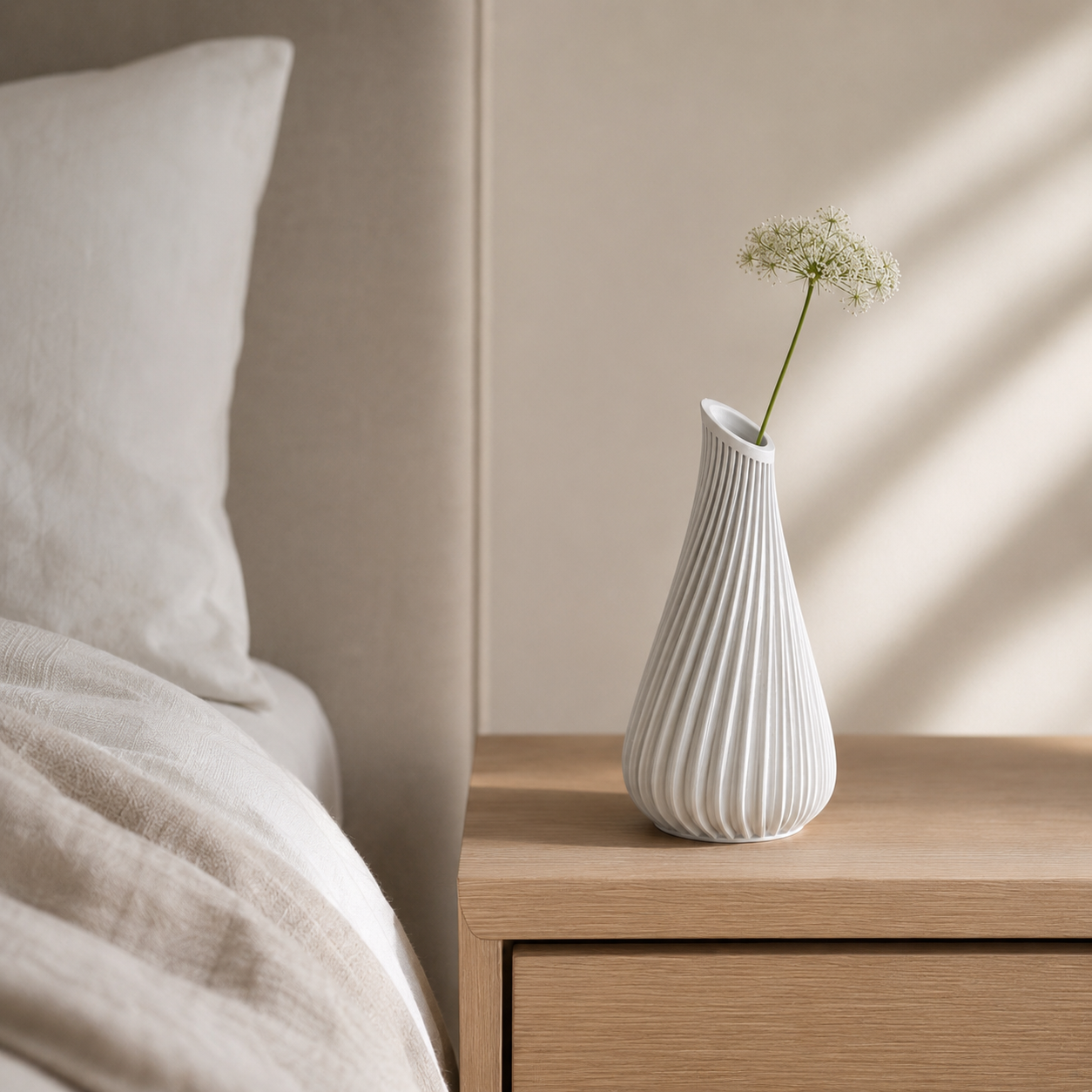 Contemporary ribbed vase for dried flowers, 3D printed modern home decoration